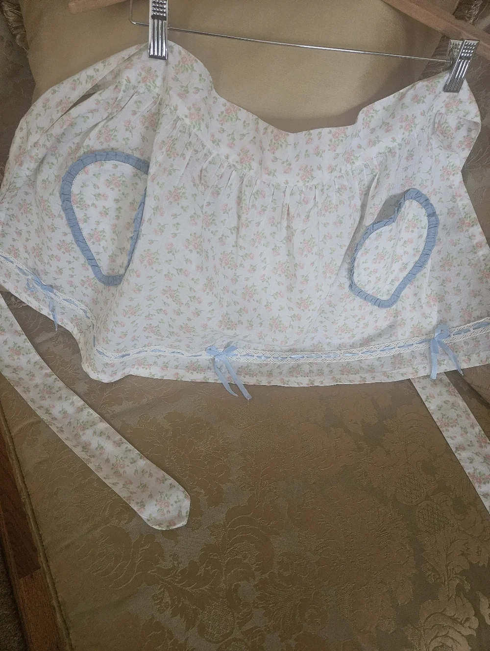 NWOT Urban Outfitters White Apron with Pink and Green Floral Print